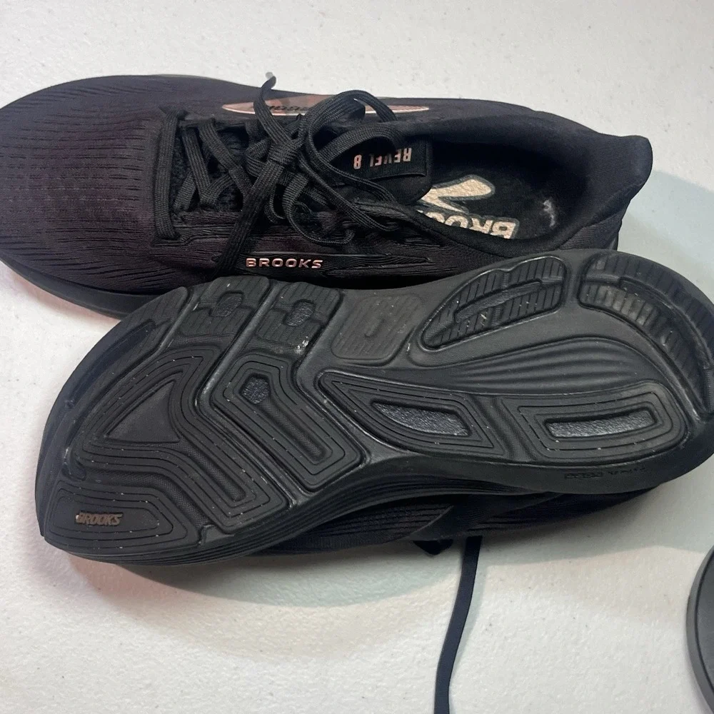 Brooks Revel 8 Shoes Womens Size 8.5Black Rose Gold Running Sneakers 1204561B043